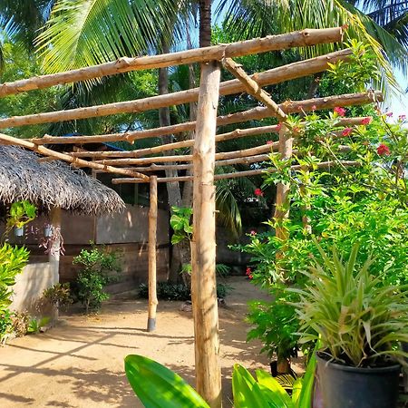 Отель Eastwind Surf Camp Аругам Экстерьер фото